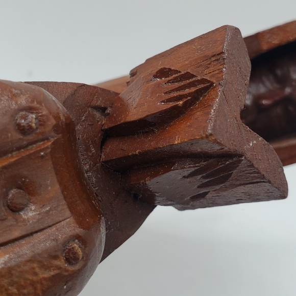 Vintage HODA Hand Carved Wood Priest Preacher Minister Clergy Statue Carving - Picture 14 of 16